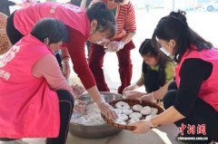 广东东源：冬至萝卜粄传递客家温情